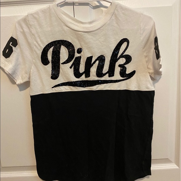 pink vs t-shirt - Picture 1 of 2